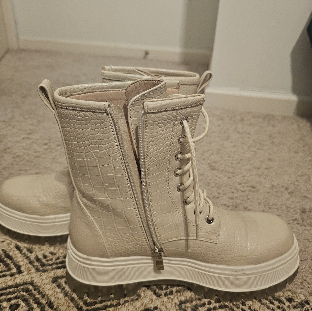 AZALEA WANG You're So Dramatic Combat Boots Crocodile Design Platform Sole Size9 - Picture 9 of 10